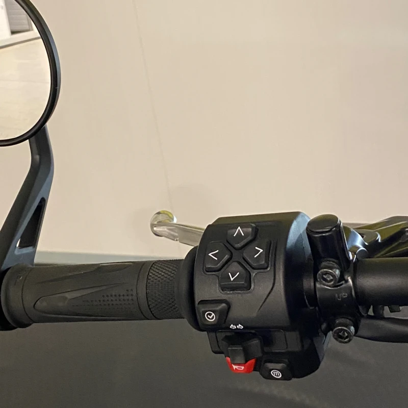 Triumph Trident 660 Quickshifter Наличен 3800км, снимка 12 - Мотоциклети и мототехника - 51110618