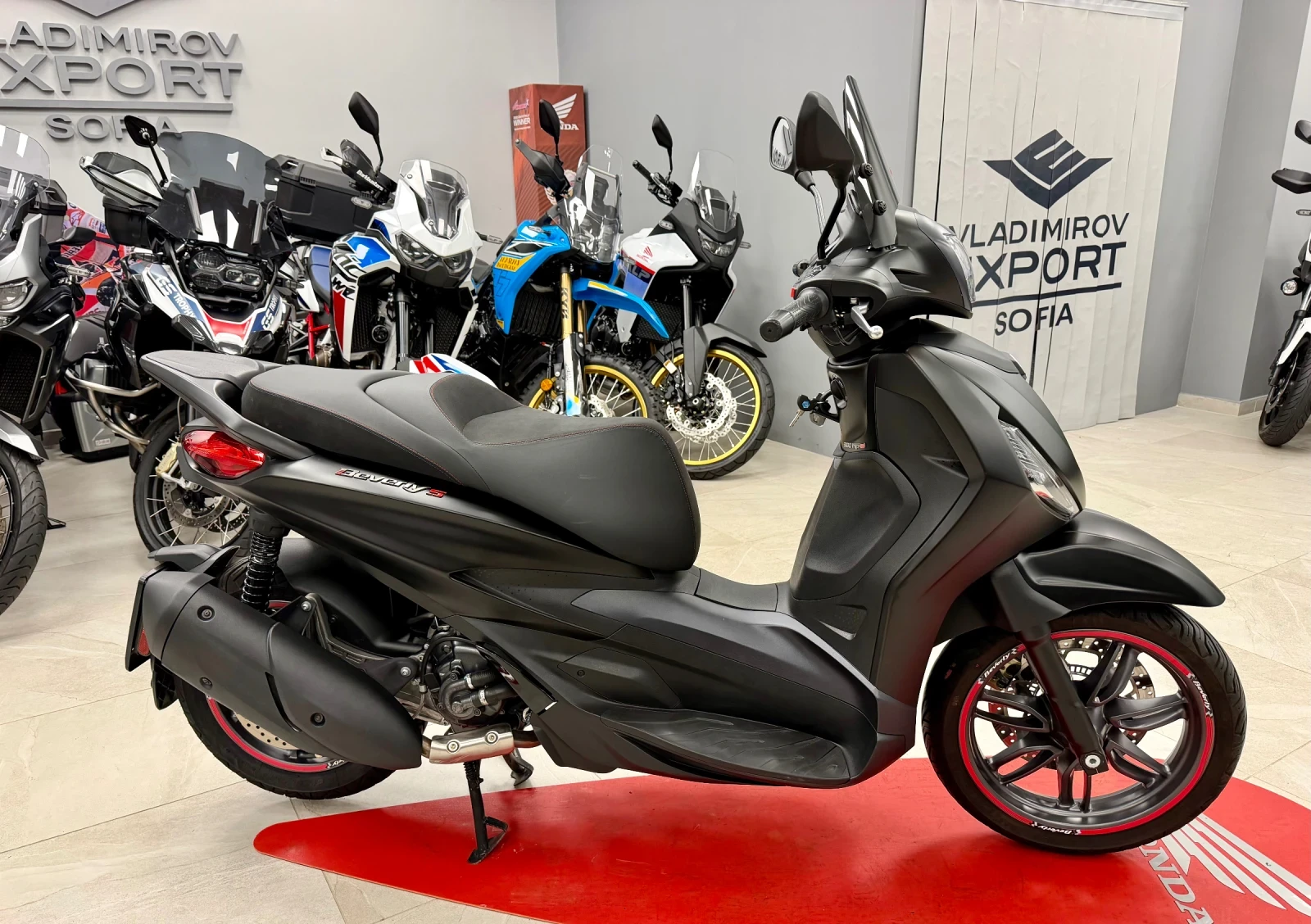 Piaggio Beverly 300 S 2022, снимка 2 - Мотоциклети и мототехника - 55366525