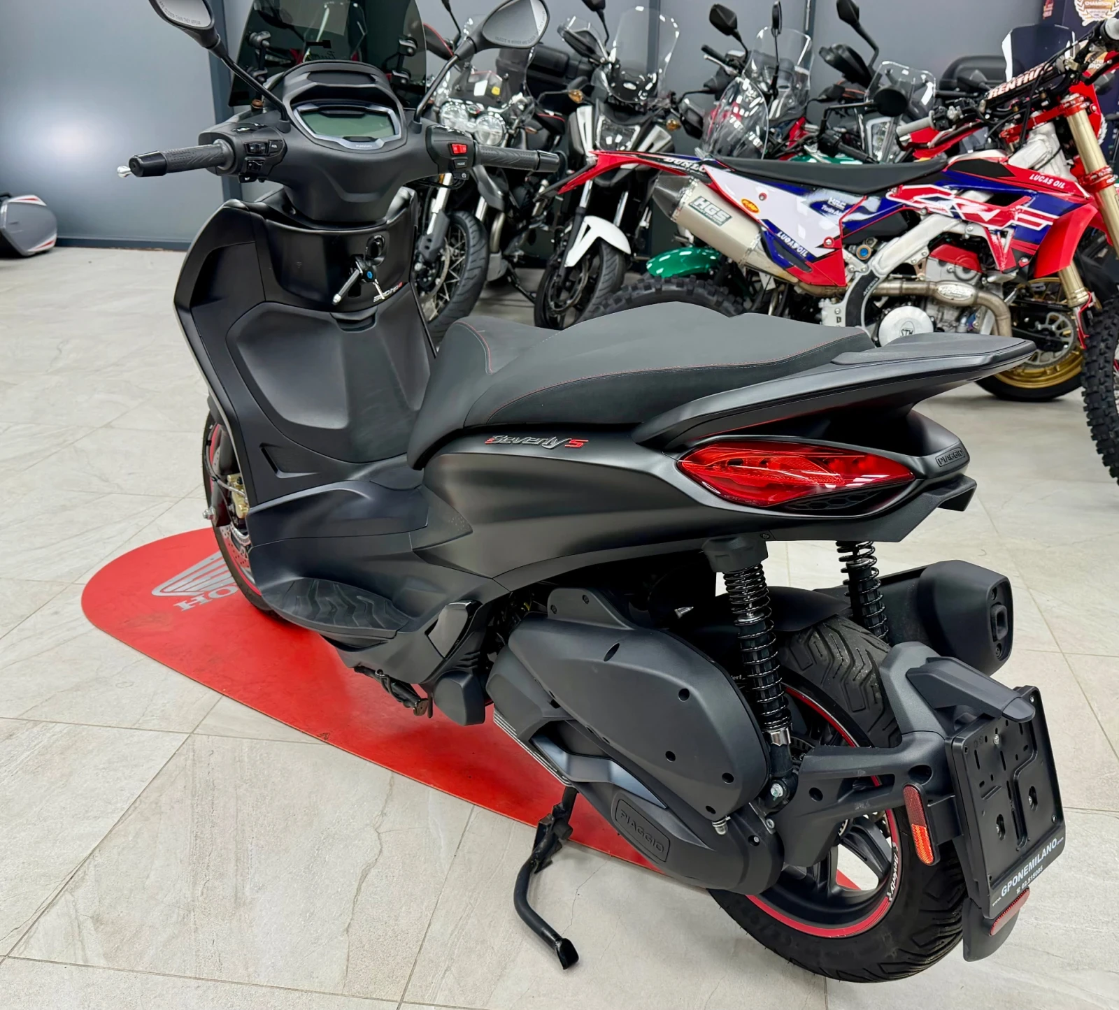 Piaggio Beverly 300 S 2022, снимка 5 - Мотоциклети и мототехника - 55366525