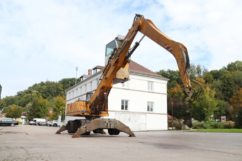 Багер Liebherr A924C, снимка 2 - Индустриална техника - 43410202