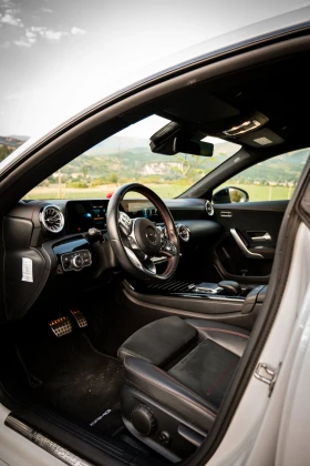 Mercedes-Benz CLA 200 AMG Line бяла перла, снимка 7