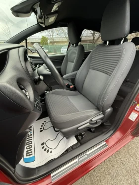 Toyota Yaris HYBRID BiTone 90000км, снимка 8