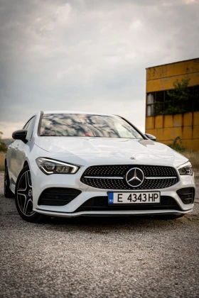 Mercedes-Benz CLA 200 AMG Line бяла перла