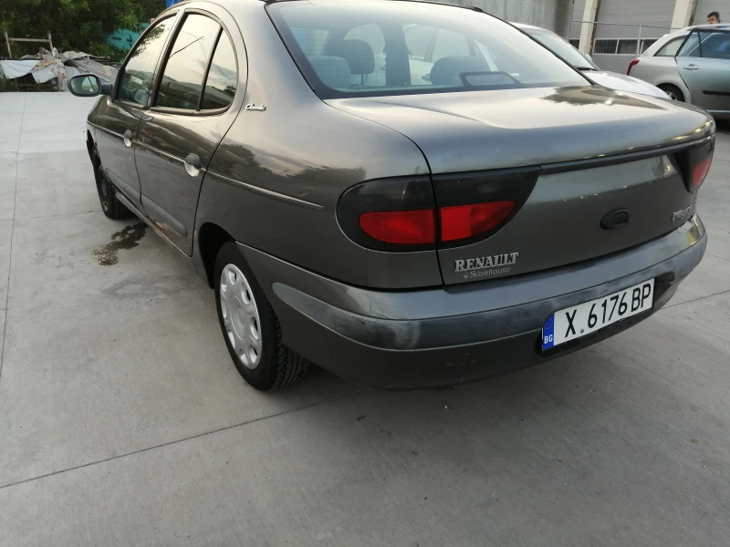 Renault Megane, снимка 3 - Автомобили и джипове - 49485980