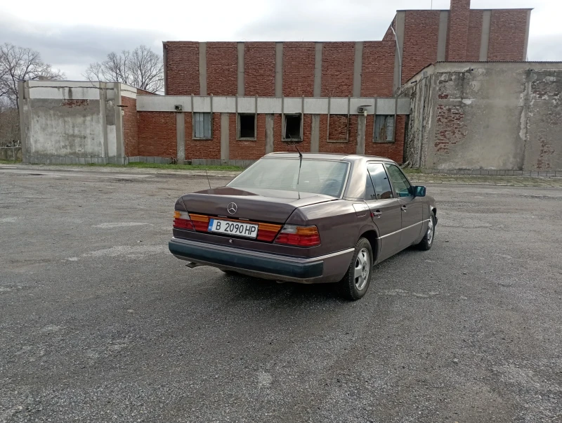 Mercedes-Benz 124 200Е, снимка 14 - Автомобили и джипове - 48479897