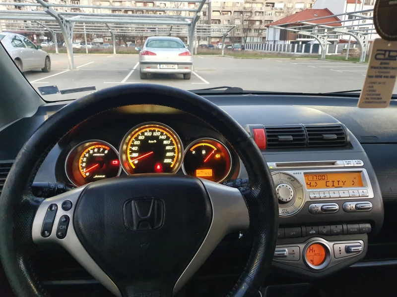 Honda Jazz, снимка 16 - Автомобили и джипове - 48491097