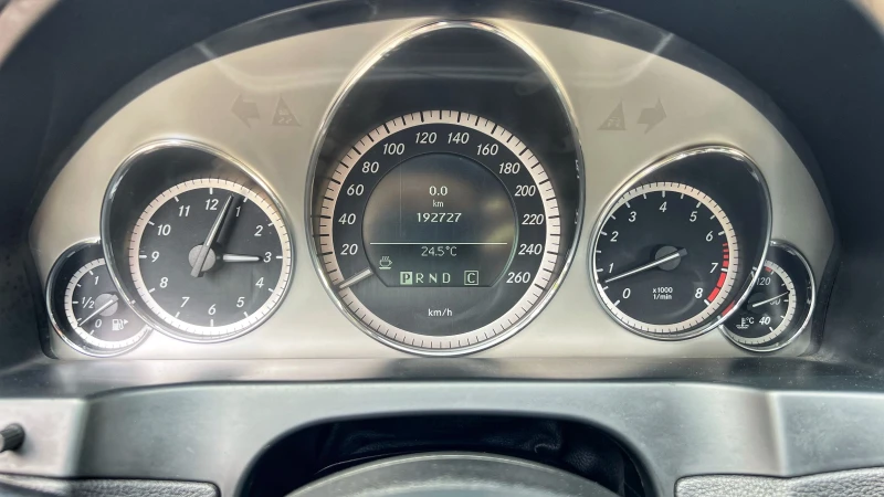 Mercedes-Benz E 350 CGI BlueEFFICIENCY V6 7G-TRONIC, снимка 15 - Автомобили и джипове - 51908179