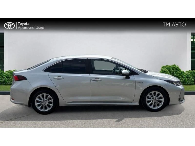 Toyota Corolla SDN 1.8HSD EXECUTIVE, снимка 12 - Автомобили и джипове - 54608959