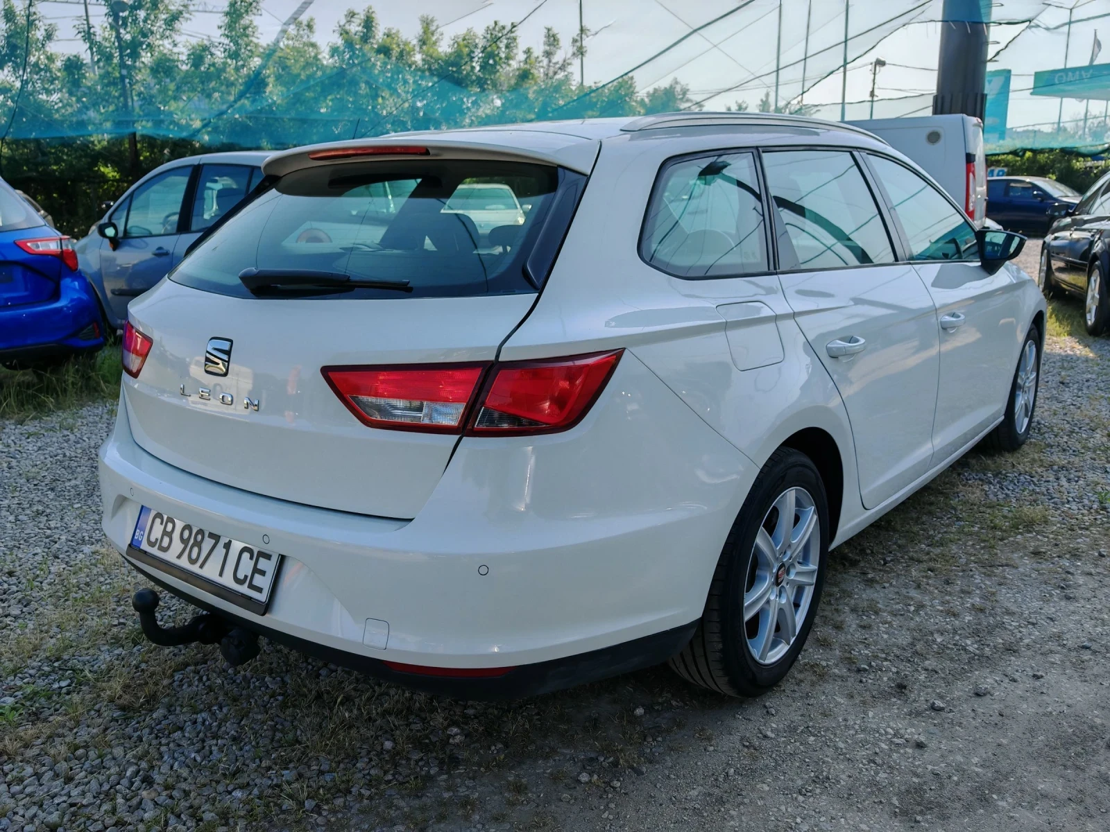 Seat Leon 1.6TDI-110k.ОБСЛУЖЕНА, ПЕРФЕКТНО  СЪСТОЯНИЕ  - изображение 5