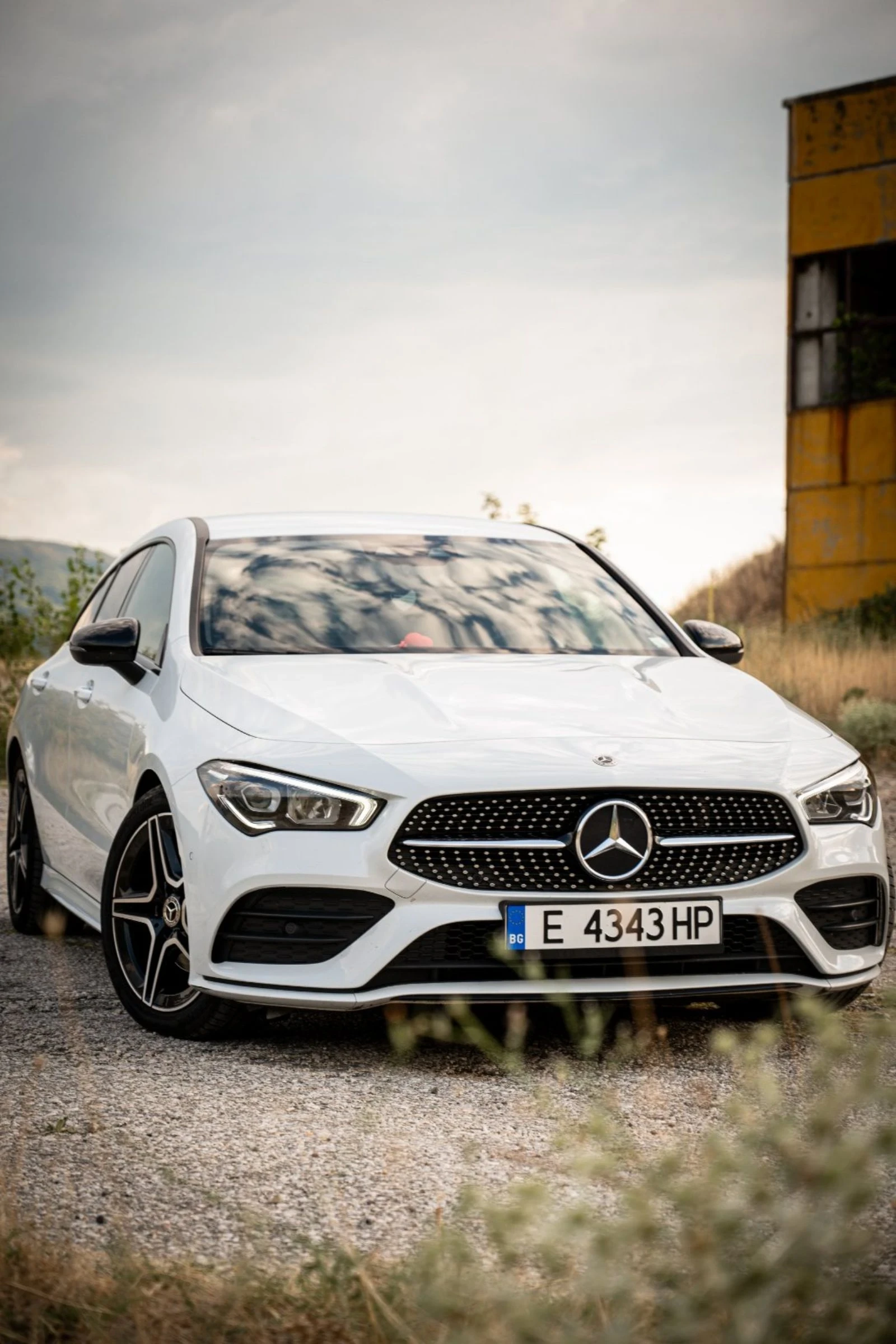 Mercedes-Benz CLA 200 AMG Line бяла перла, снимка 6 - Автомобили и джипове - 53885175