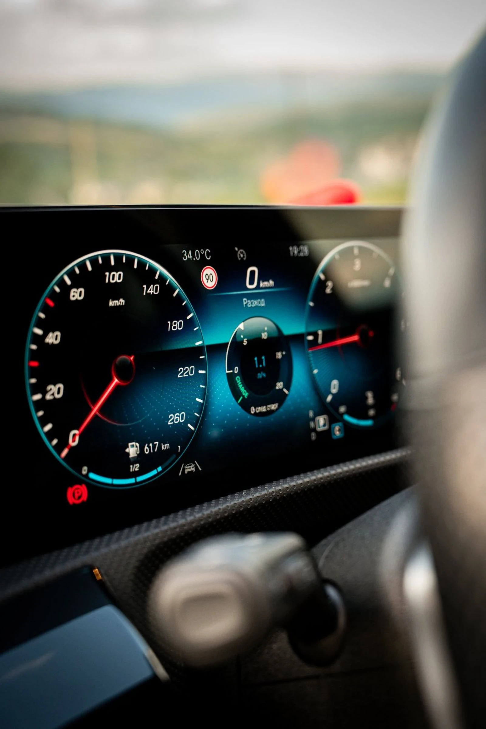 Mercedes-Benz CLA 200 AMG Line бяла перла, снимка 16 - Автомобили и джипове - 53885175