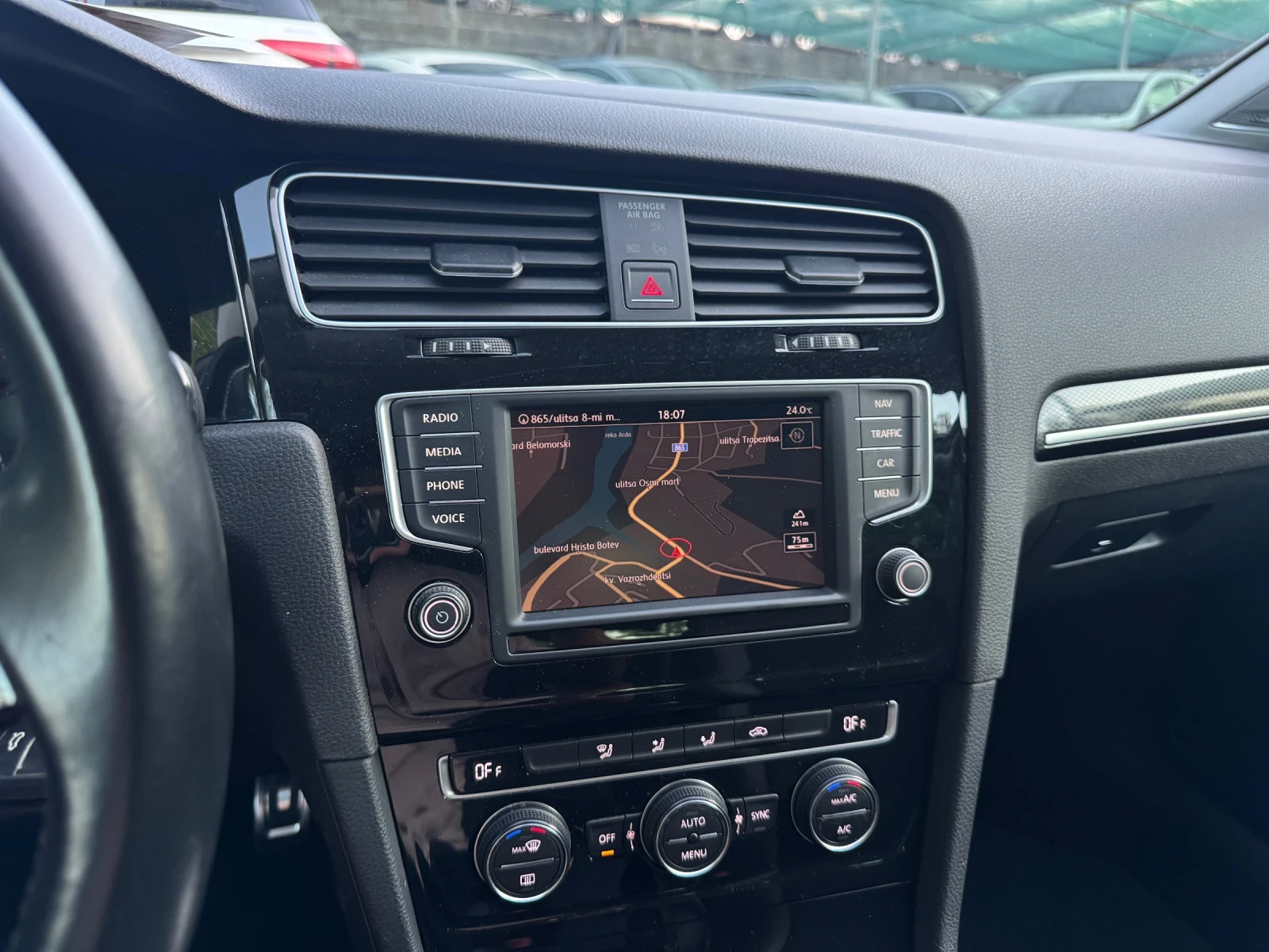 VW Golf 1.6TDI* Highline LED EURO6 - изображение 8