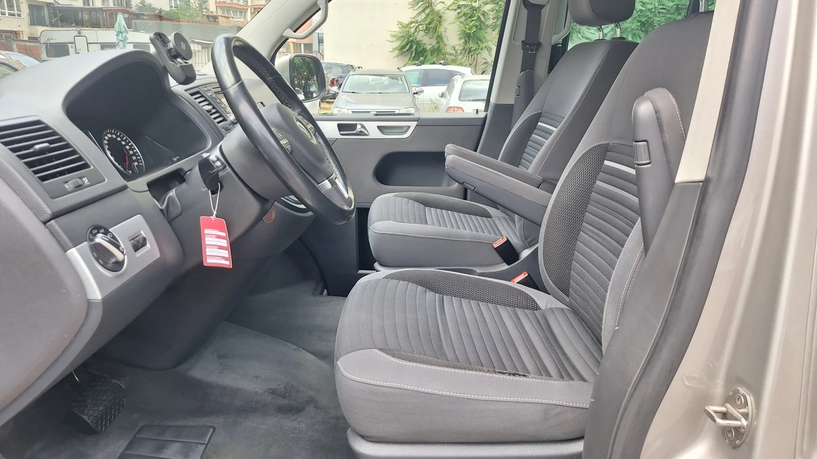 VW Multivan 2.0tdi biT 4motion , снимка 4 - Автомобили и джипове - 53760590