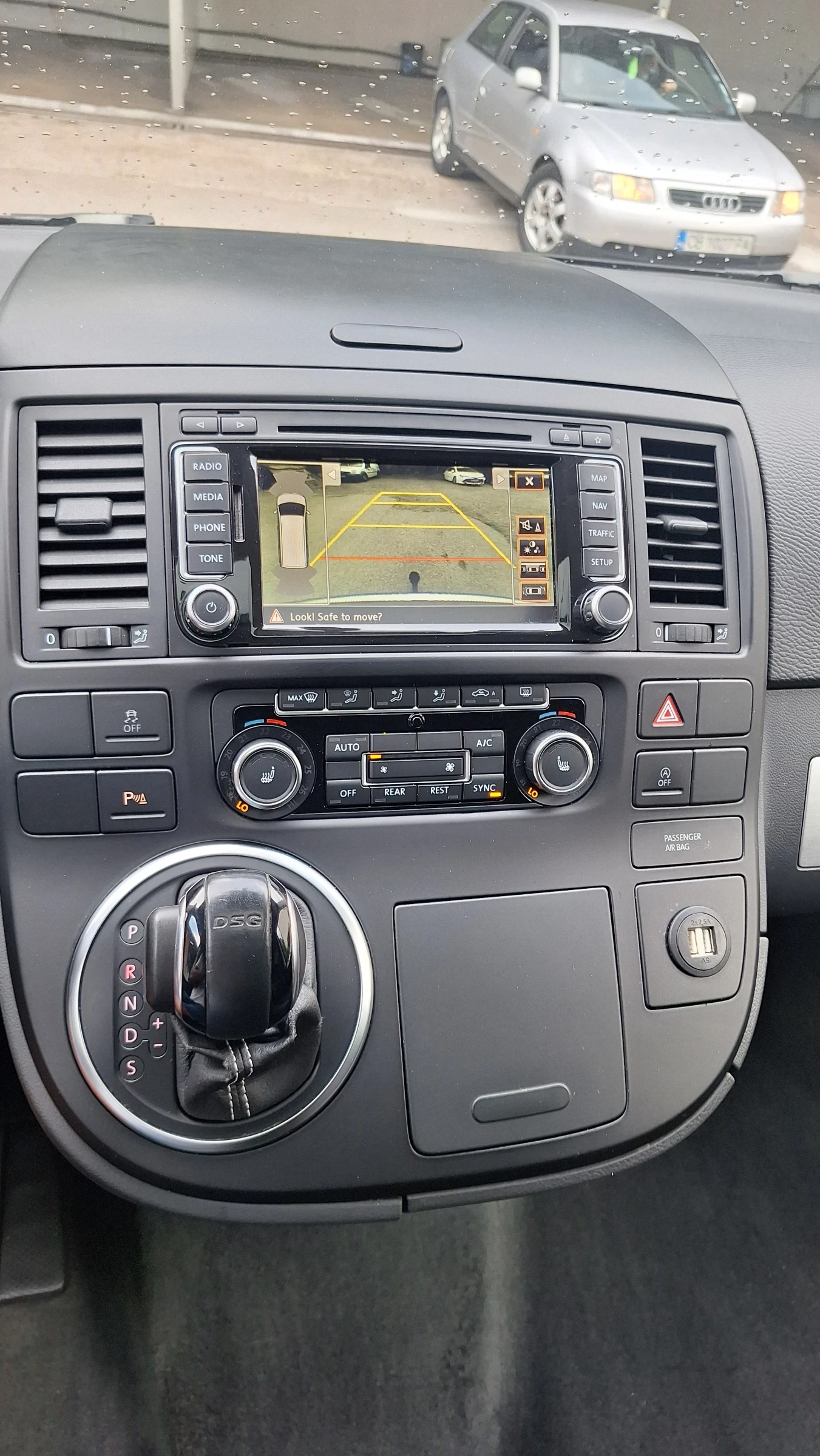 VW Multivan 2.0tdi biT 4motion , снимка 13 - Автомобили и джипове - 53760590