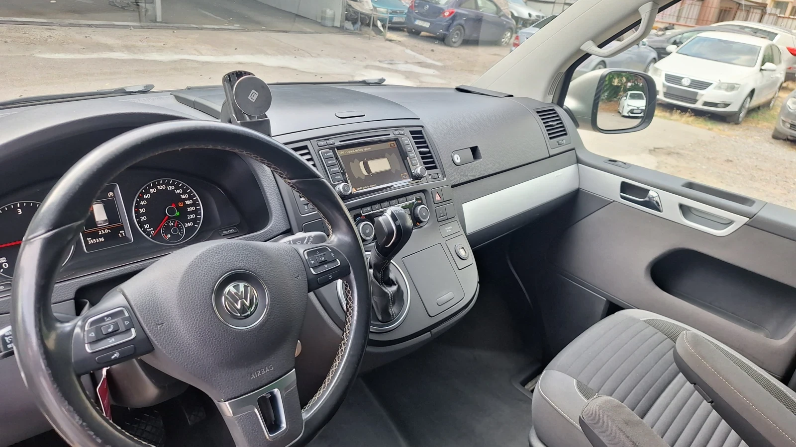 VW Multivan 2.0tdi biT 4motion , снимка 5 - Автомобили и джипове - 53760590