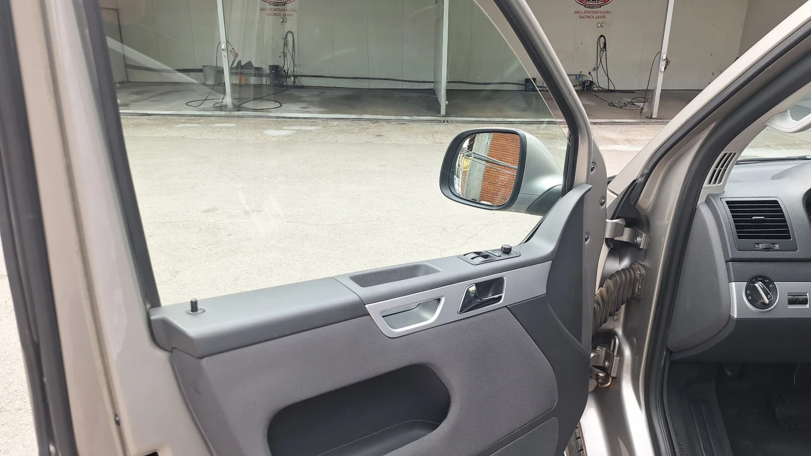 VW Multivan 2.0tdi biT 4motion , снимка 6 - Автомобили и джипове - 53760590