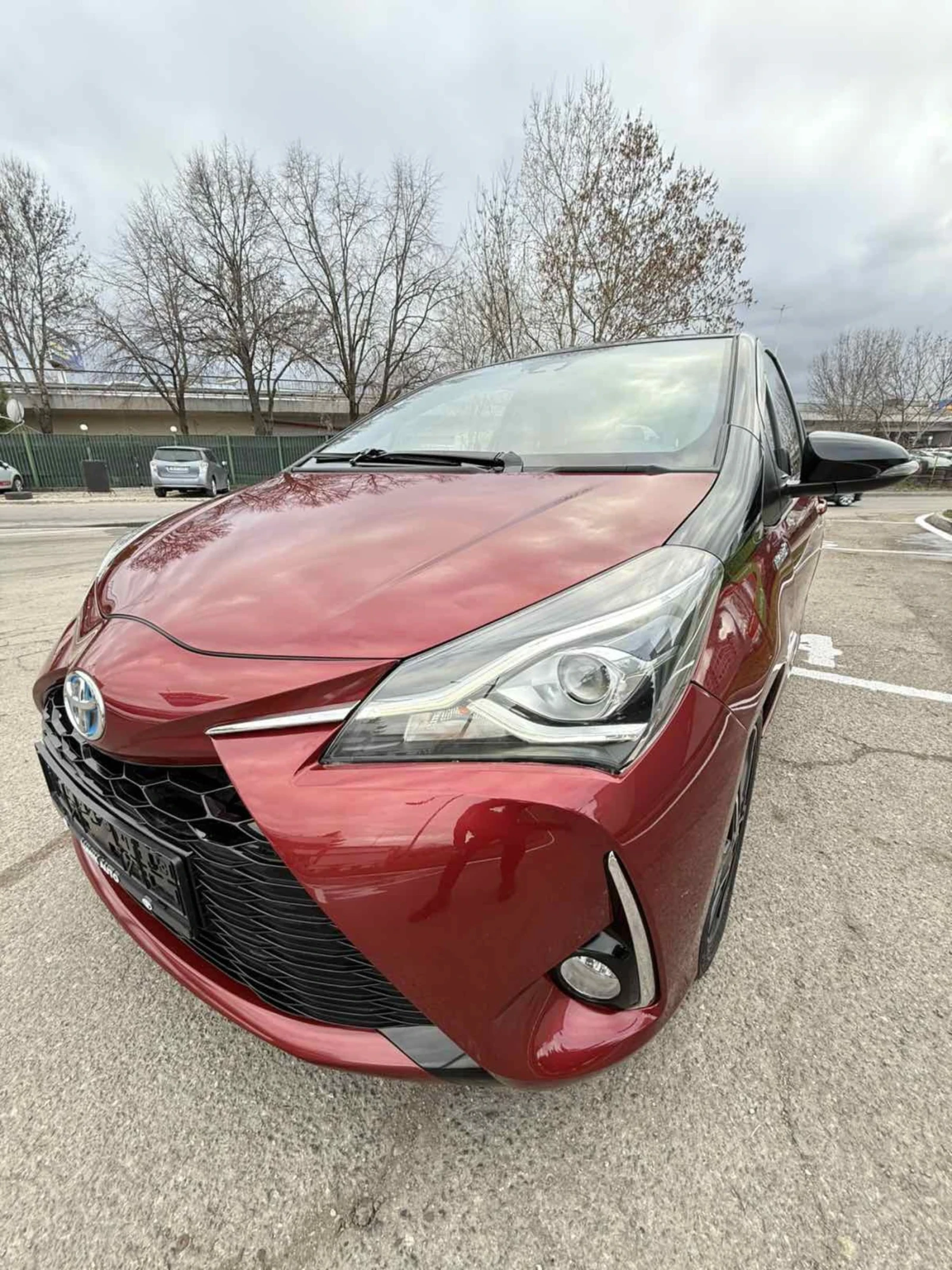 Toyota Yaris HYBRID BiTone 90000км, снимка 2 - Автомобили и джипове - 53940378