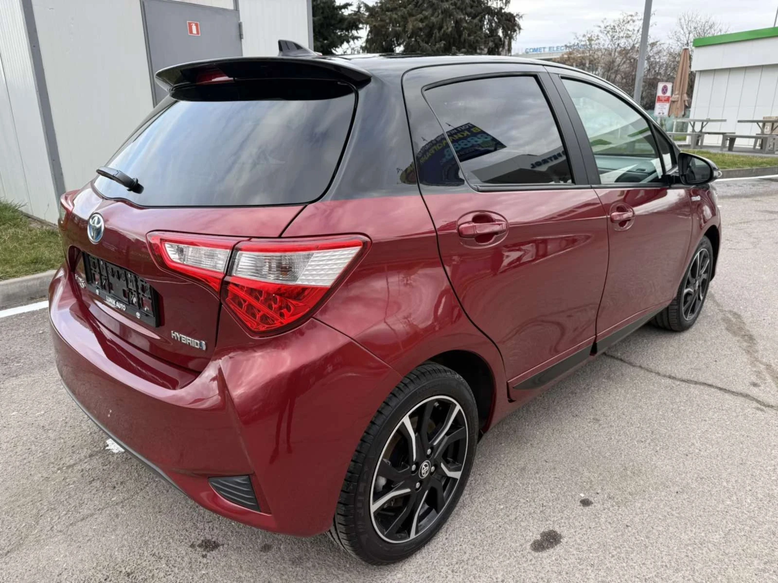 Toyota Yaris HYBRID BiTone 90000км, снимка 5 - Автомобили и джипове - 53940378