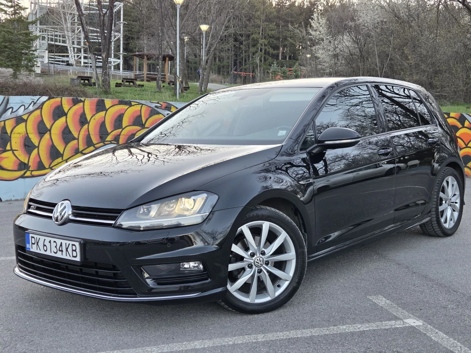 VW Golf 1.6d R-Line LED, снимка 3 - Автомобили и джипове - 54140747