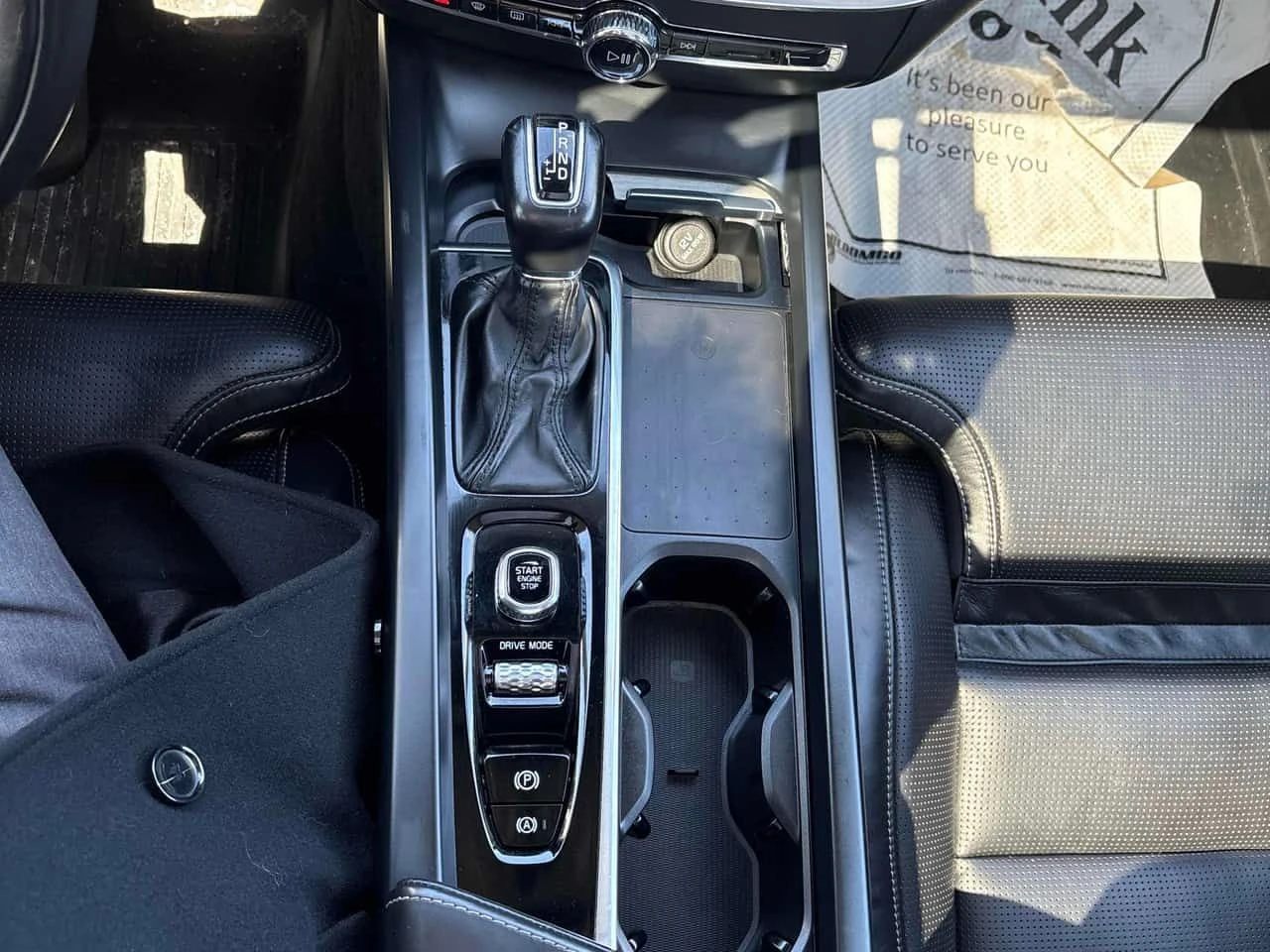 Volvo S60 Inscription/Bowers & Wilkins / 360 / DIS/ОБДУХВАНЕ, снимка 15 - Автомобили и джипове - 54181793