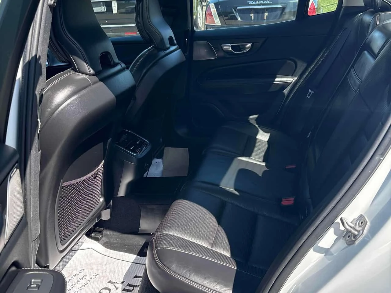 Volvo S60 Inscription/Bowers & Wilkins / 360 / DIS/ОБДУХВАНЕ, снимка 10 - Автомобили и джипове - 54181793