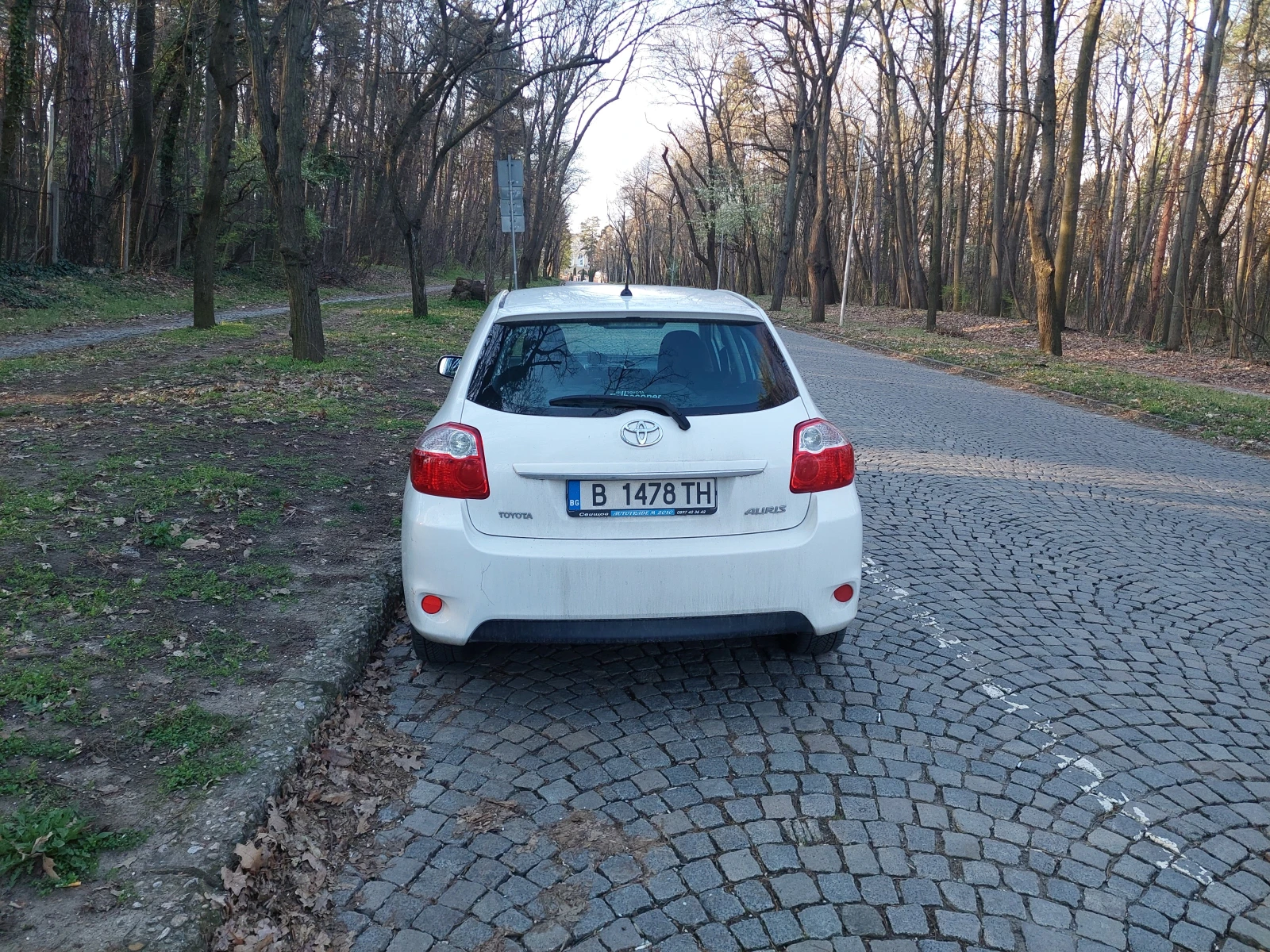 Toyota Auris, снимка 5 - Автомобили и джипове - 54218667