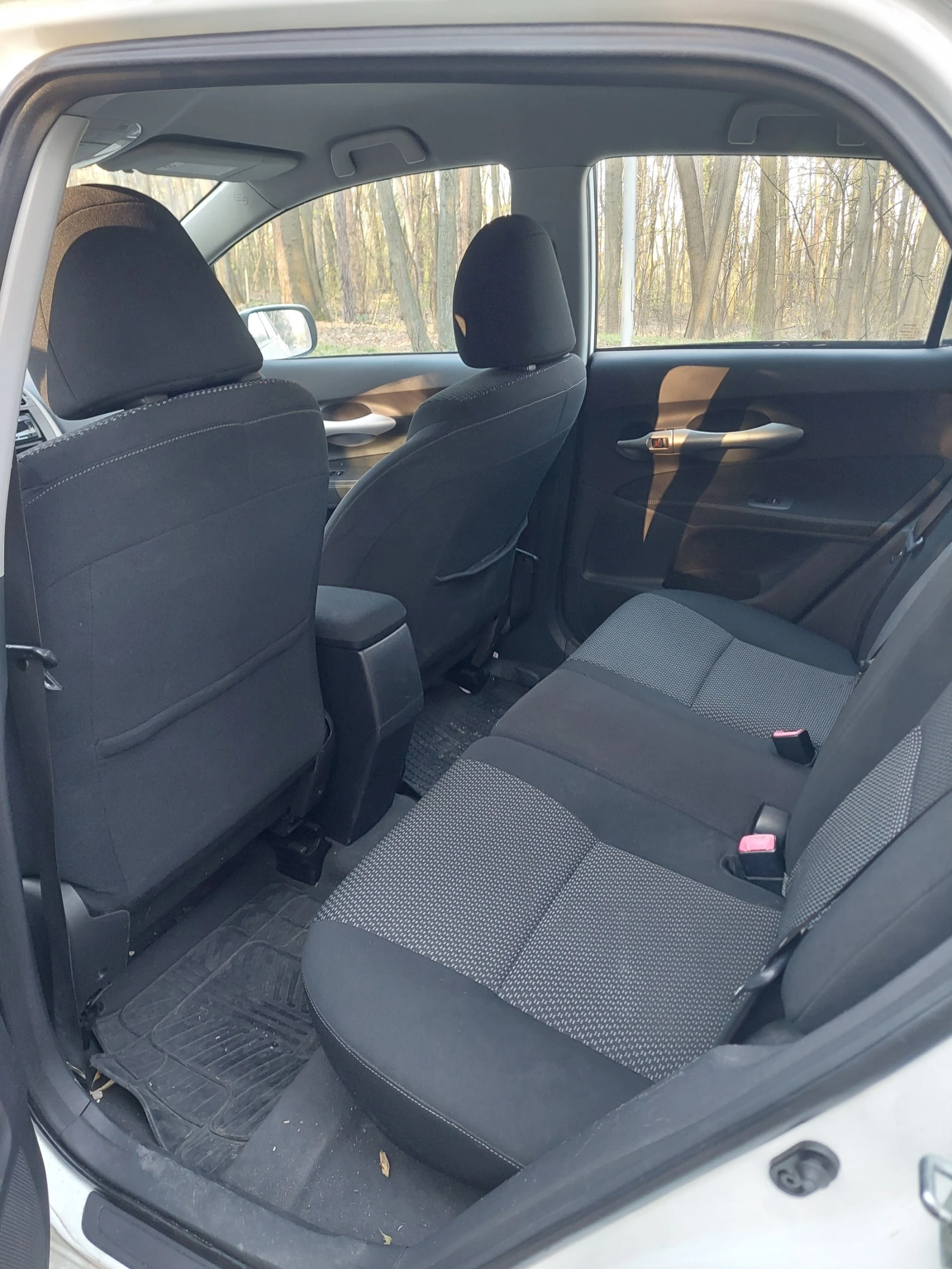 Toyota Auris, снимка 10 - Автомобили и джипове - 54218667