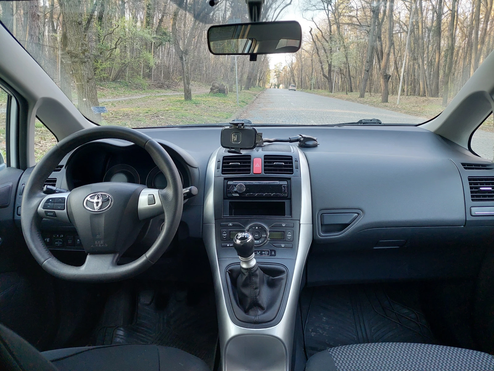 Toyota Auris, снимка 7 - Автомобили и джипове - 54218667