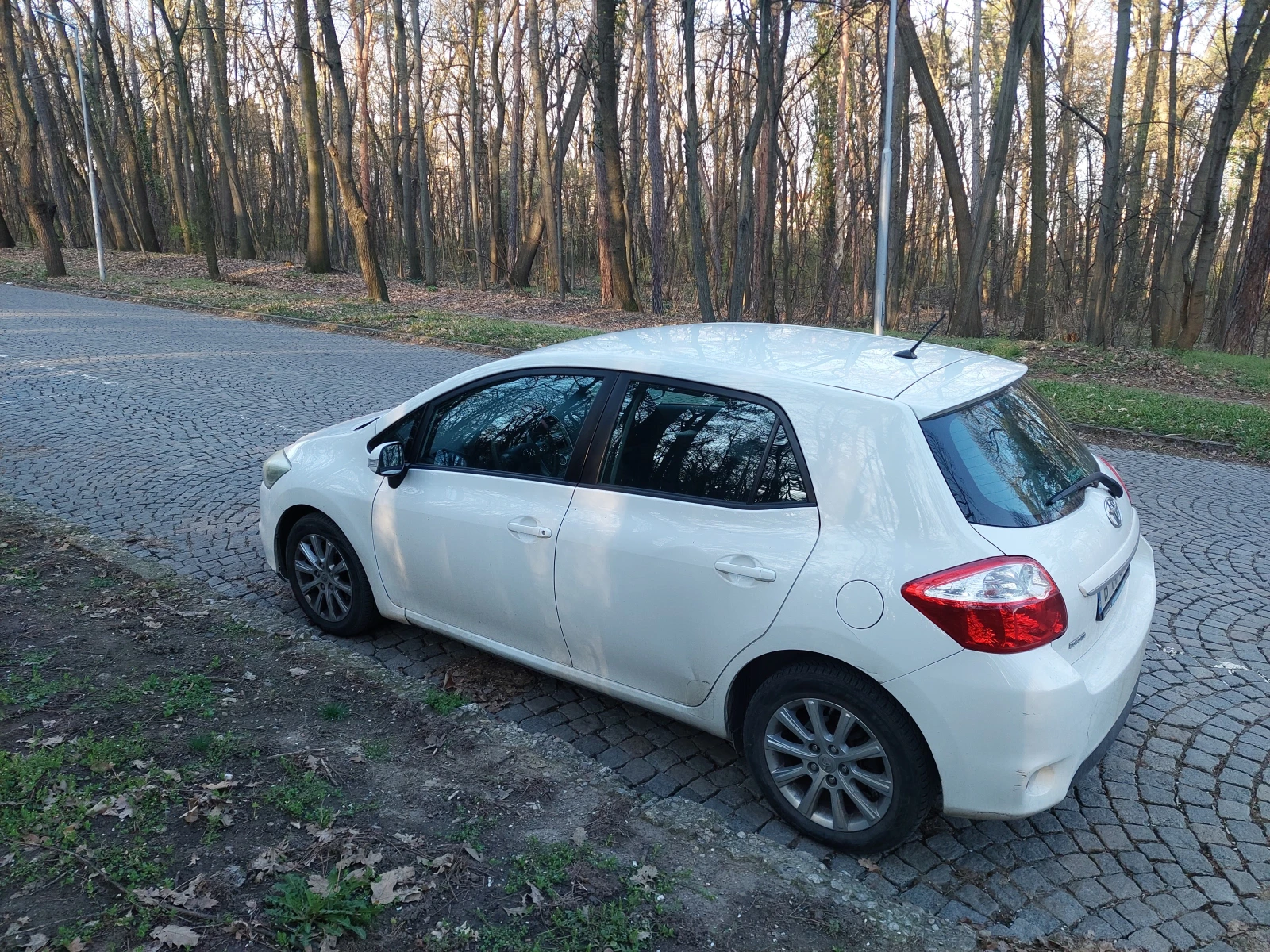 Toyota Auris, снимка 6 - Автомобили и джипове - 54218667