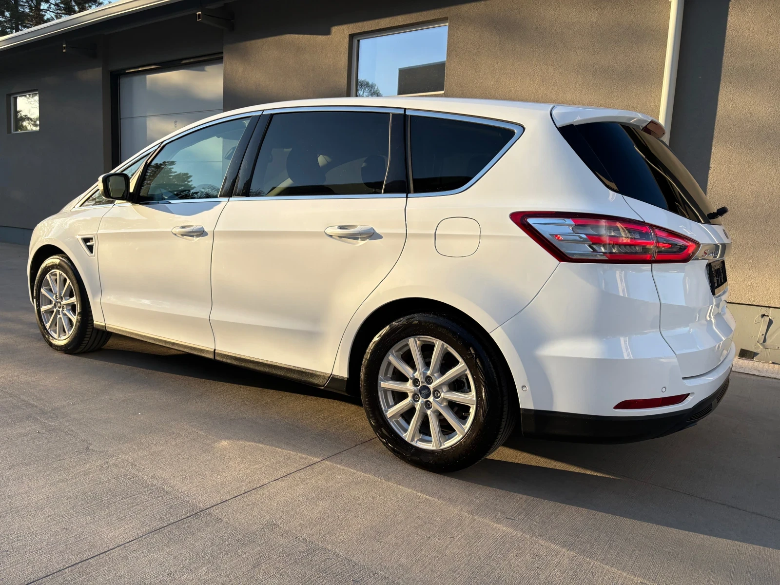 Ford S-Max Titanium 2.0 diesel 150kc Euro6 Automatic TOП, снимка 4 - Автомобили и джипове - 54248744
