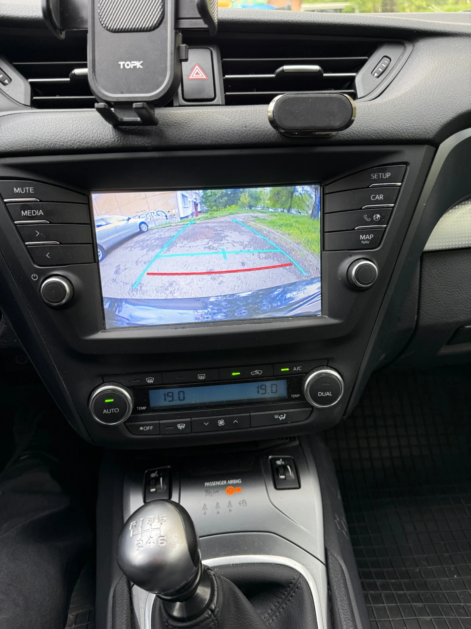 Toyota Avensis 2.0 D4D Сервизна история + Гаранция в Тойота, снимка 14 - Автомобили и джипове - 54378973