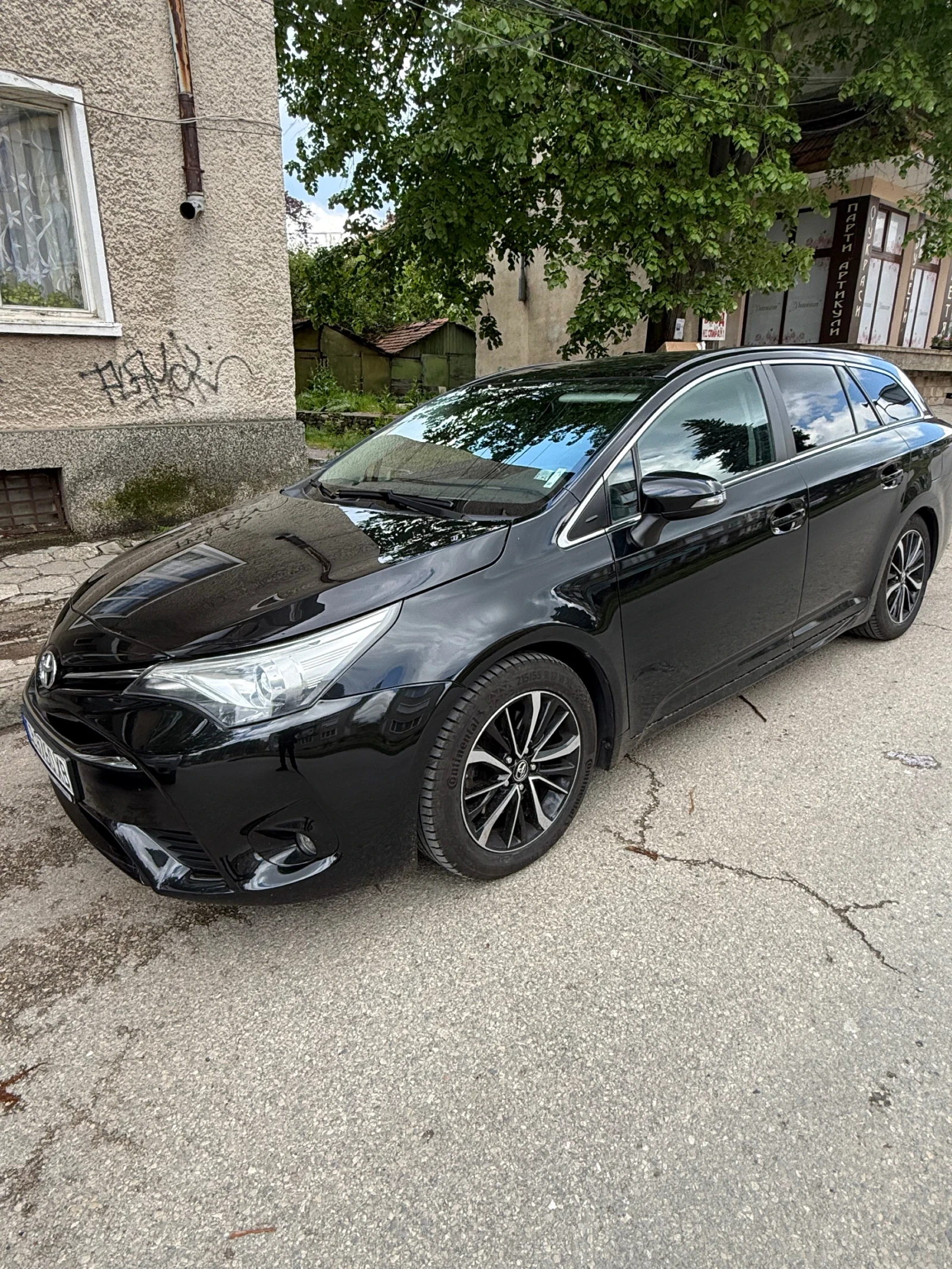 Toyota Avensis 2.0 D4D Сервизна история + Гаранция в Тойота, снимка 2 - Автомобили и джипове - 54378973