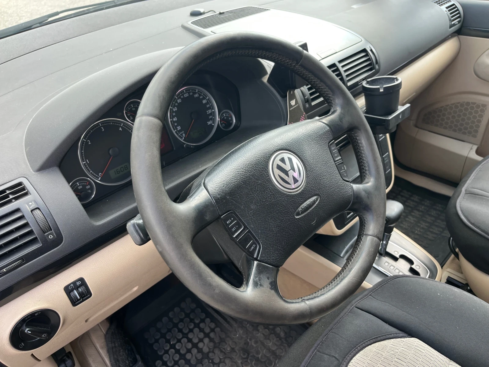 VW Sharan 1.9 TDI, 7 места, ЛИЗИНГ, автоматик, снимка 10 - Автомобили и джипове - 54509022
