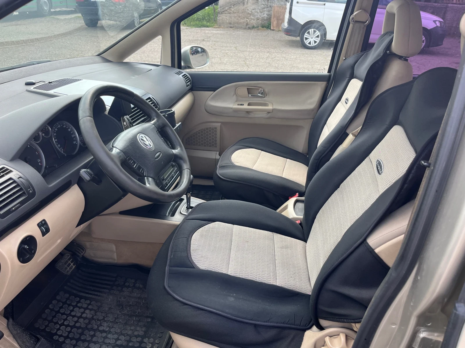 VW Sharan 1.9 TDI, 7 места, ЛИЗИНГ, автоматик, снимка 14 - Автомобили и джипове - 54509022