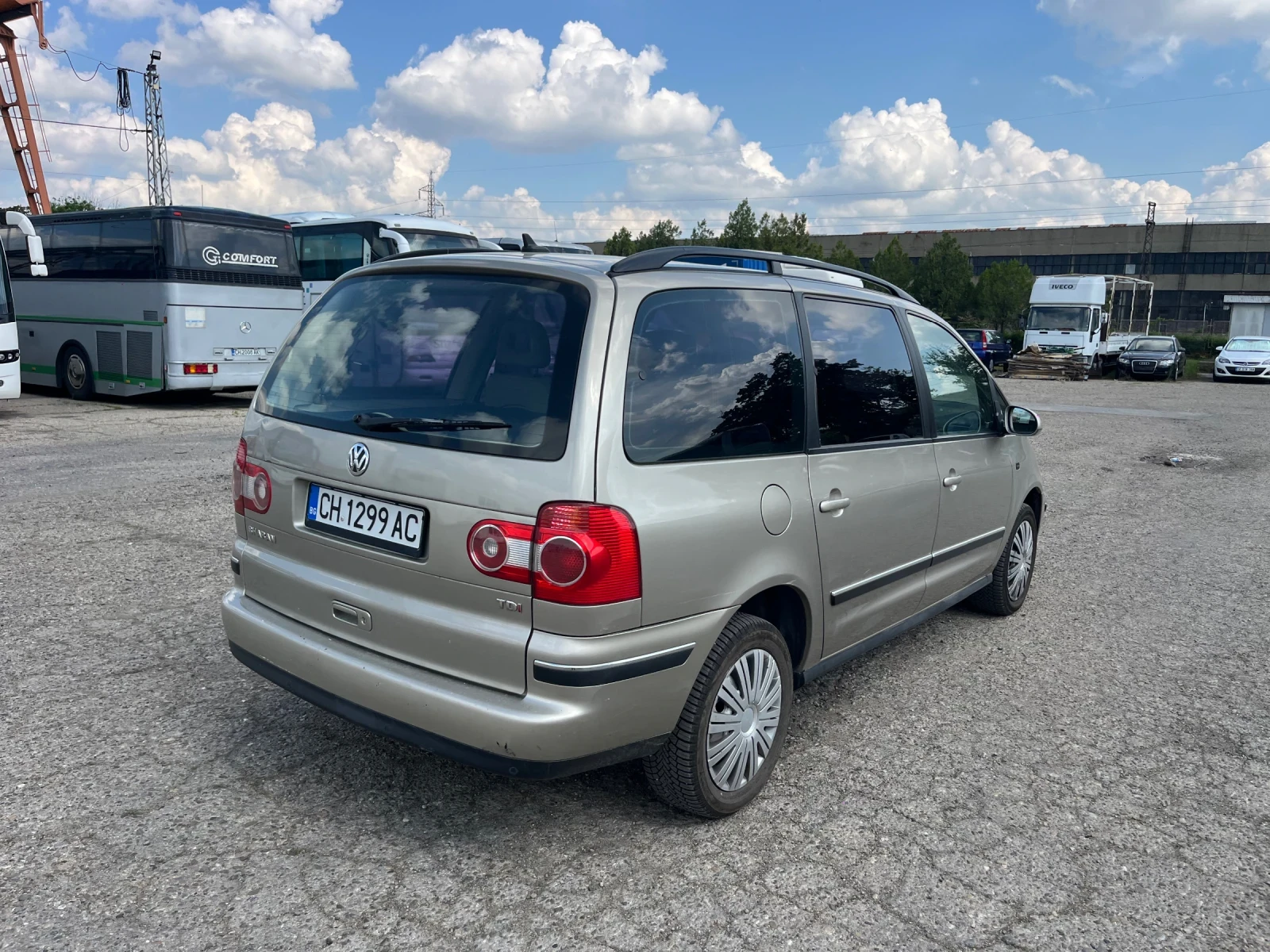 VW Sharan 1.9 TDI, 7 места, ЛИЗИНГ, автоматик, снимка 6 - Автомобили и джипове - 54509022