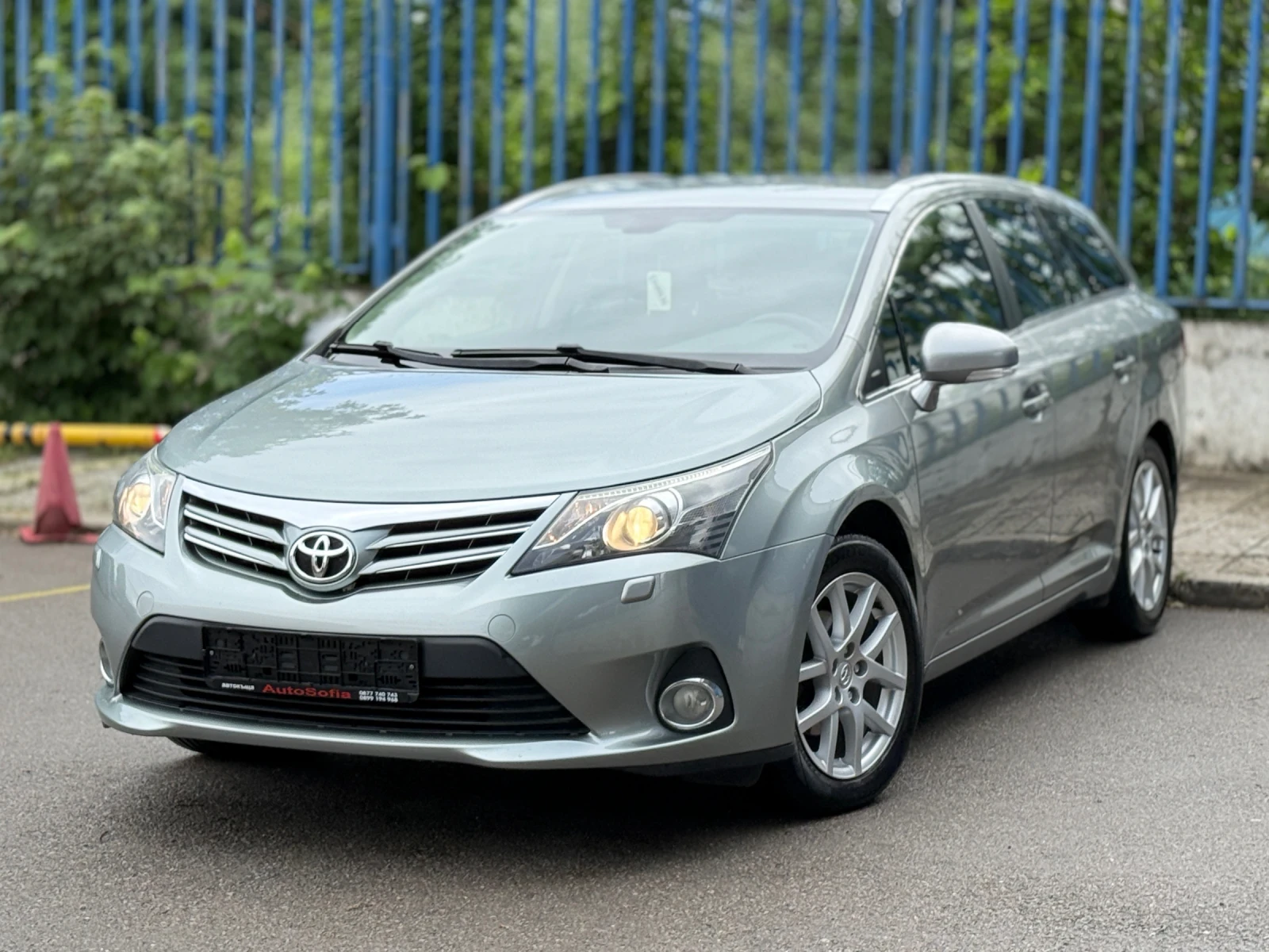 Toyota Avensis 1.8i, КАМЕРА, НАВИ, КАТО НОВА, ЦВЯТ - СИВ МЕТАЛИК