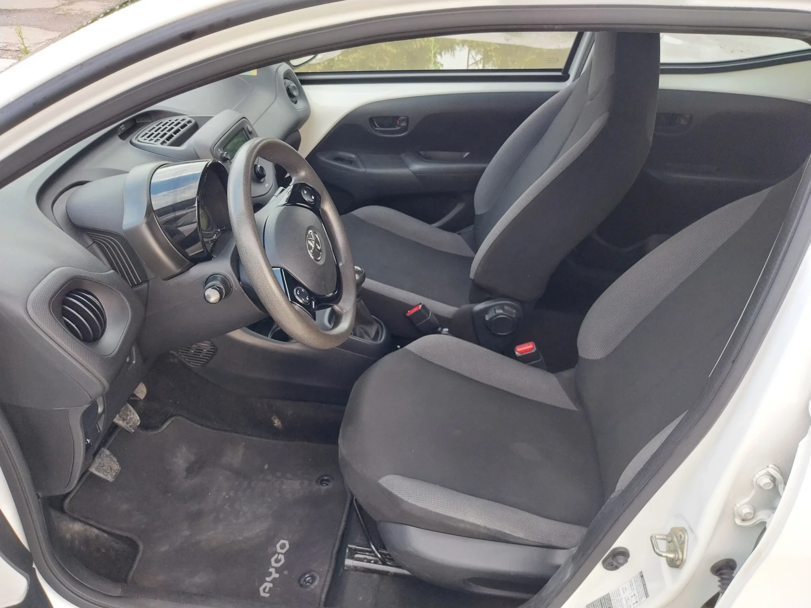 Toyota Aygo, снимка 8 - Автомобили и джипове - 55149341