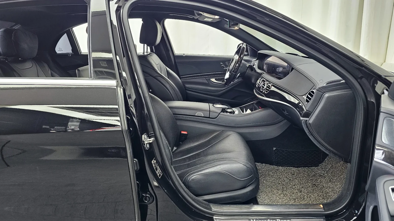 Mercedes-Benz S 450 4MATIC/HEAD UP/AMG LINE/PANORAMA/360CAM/EKPAHИ, снимка 9 - Автомобили и джипове - 55218394