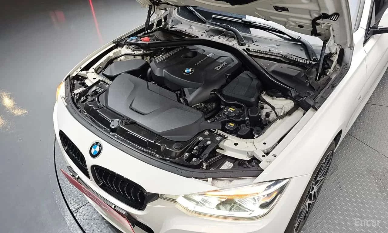 BMW 330 * 330i M Sport * ЦЕНА ДО БГ, снимка 16 - Автомобили и джипове - 55577923