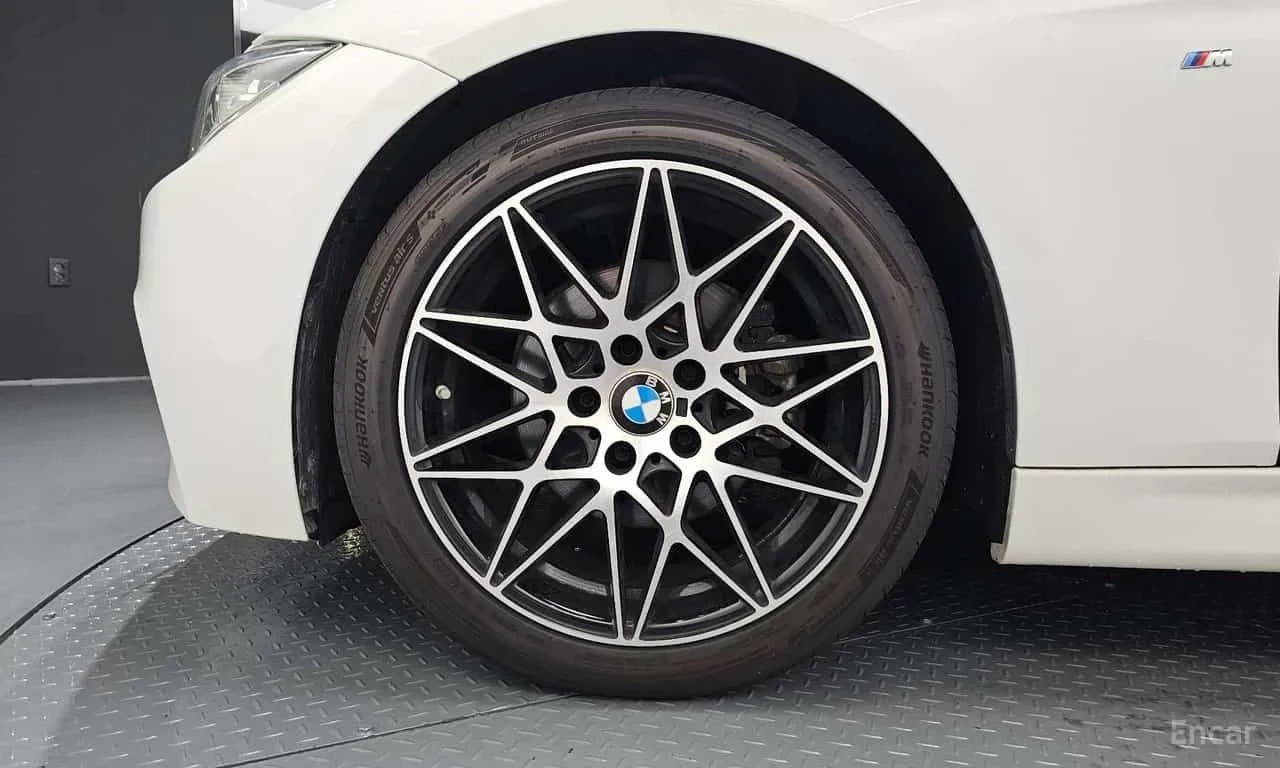 BMW 330 * 330i M Sport * ЦЕНА ДО БГ, снимка 17 - Автомобили и джипове - 55577923