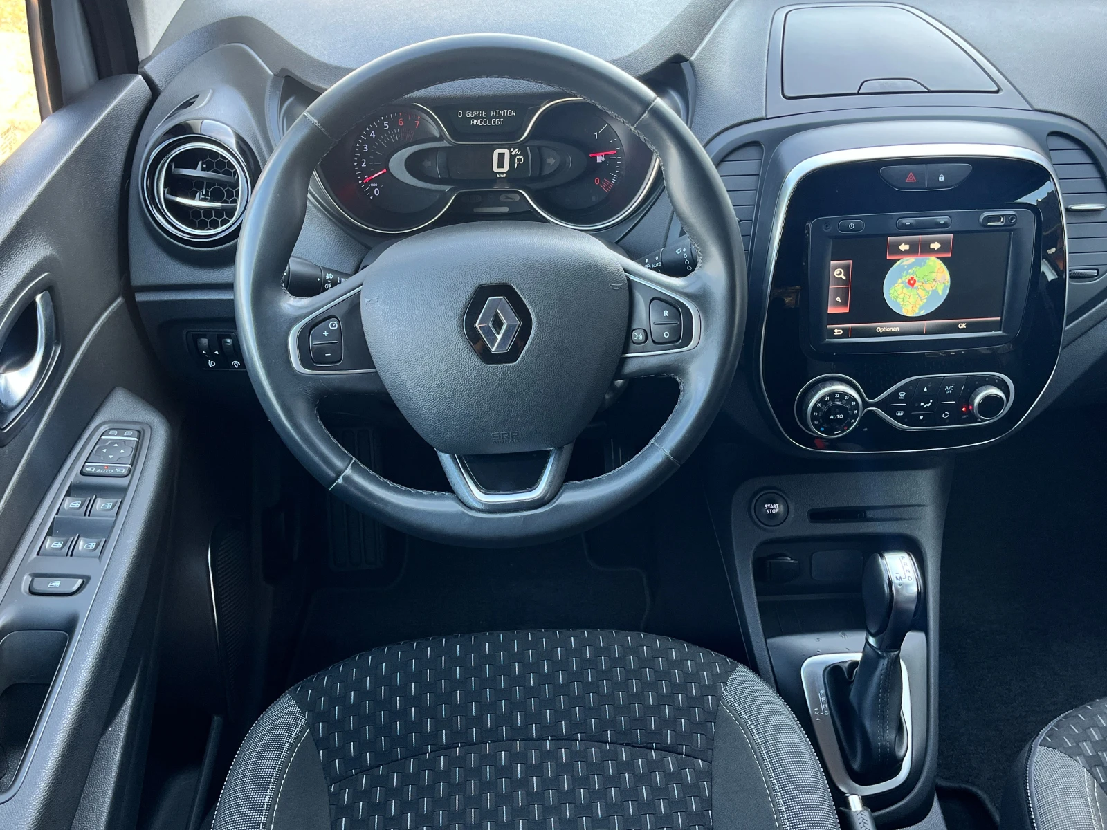Renault Captur 1.3i AВТОМАТИК EURO6d , снимка 8 - Автомобили и джипове - 56157043
