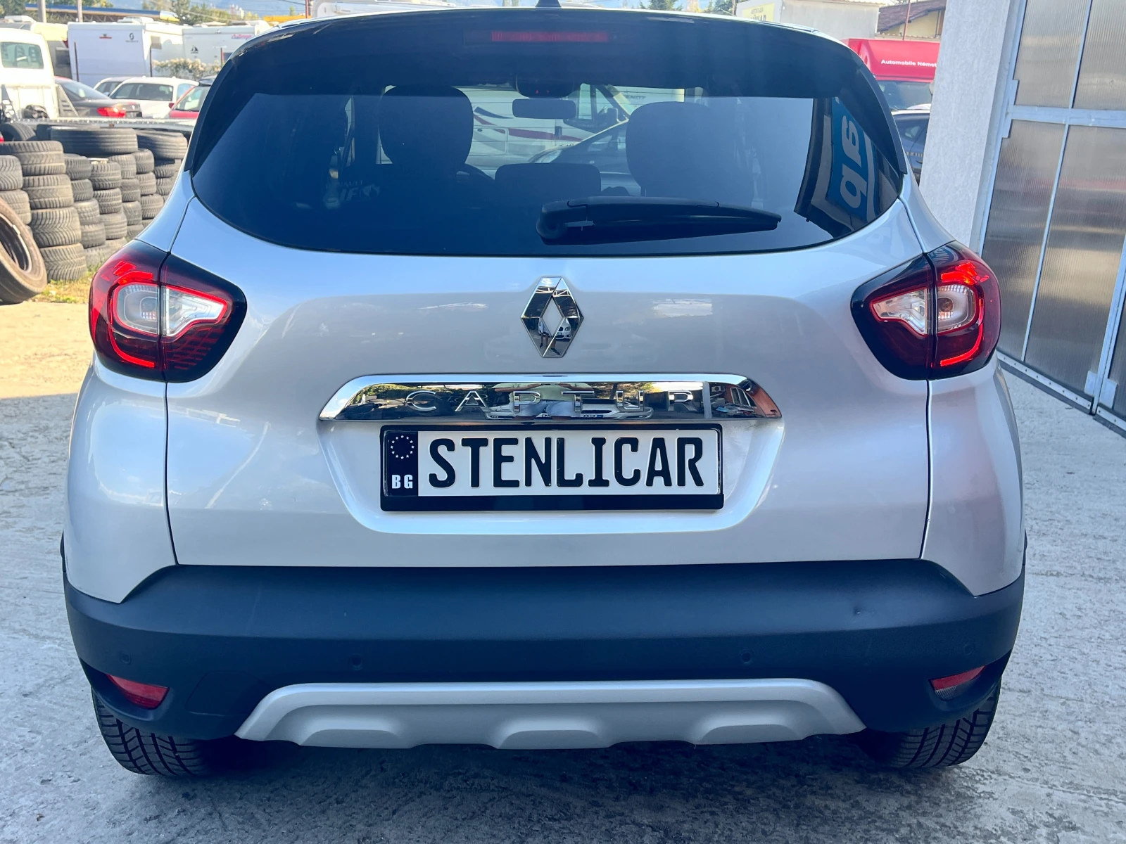 Renault Captur 1.3i AВТОМАТИК EURO6d , снимка 7 - Автомобили и джипове - 56157043