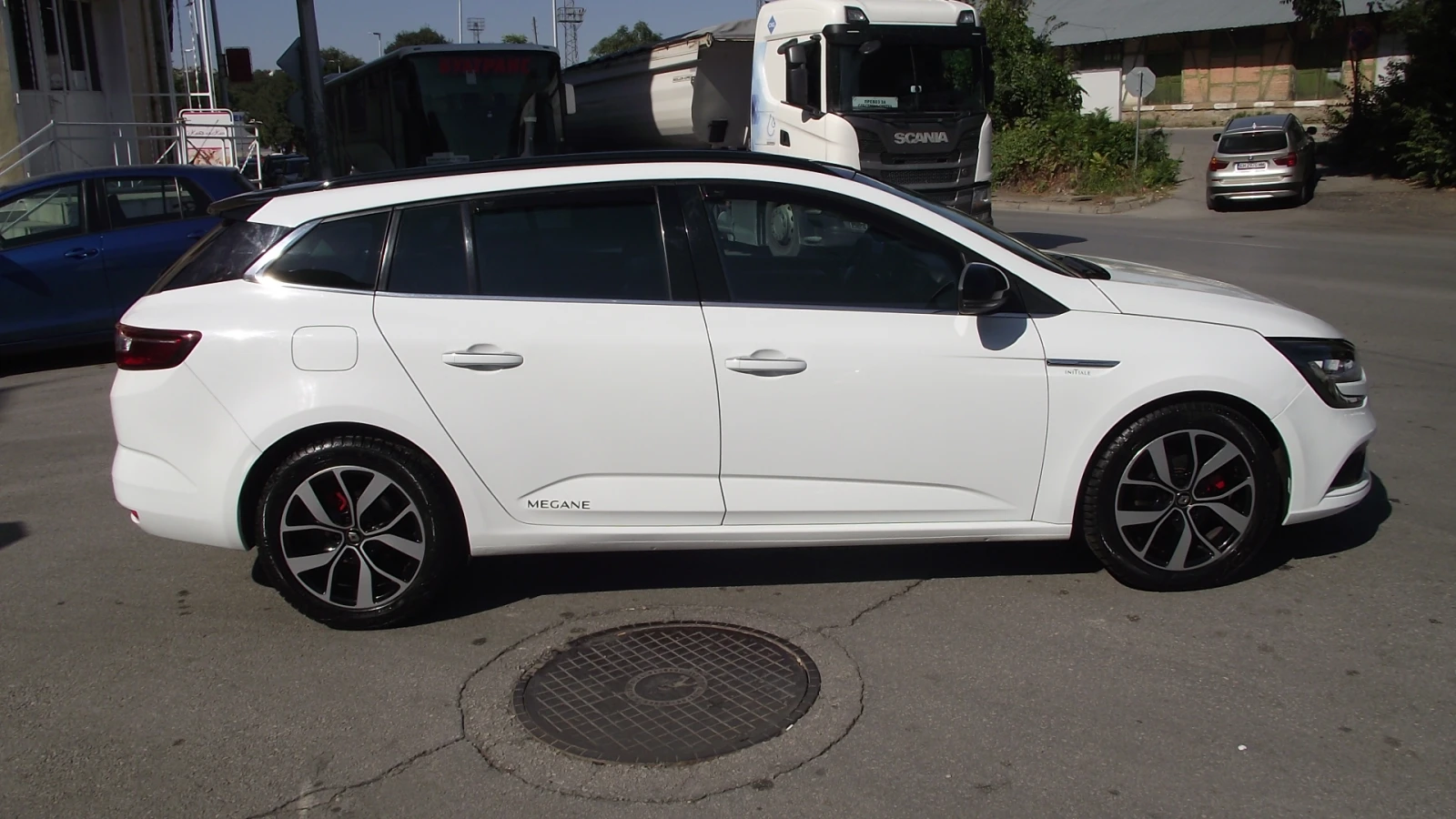 Renault Megane 1.5.d.110.k.c.NAVI.INITIALE., снимка 2 - Автомобили и джипове - 56310512