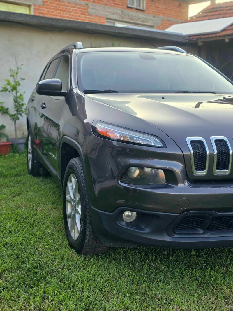 Jeep Cherokee Latitude 3.2 V6 4X4, снимка 4 - Автомобили и джипове - 47963841