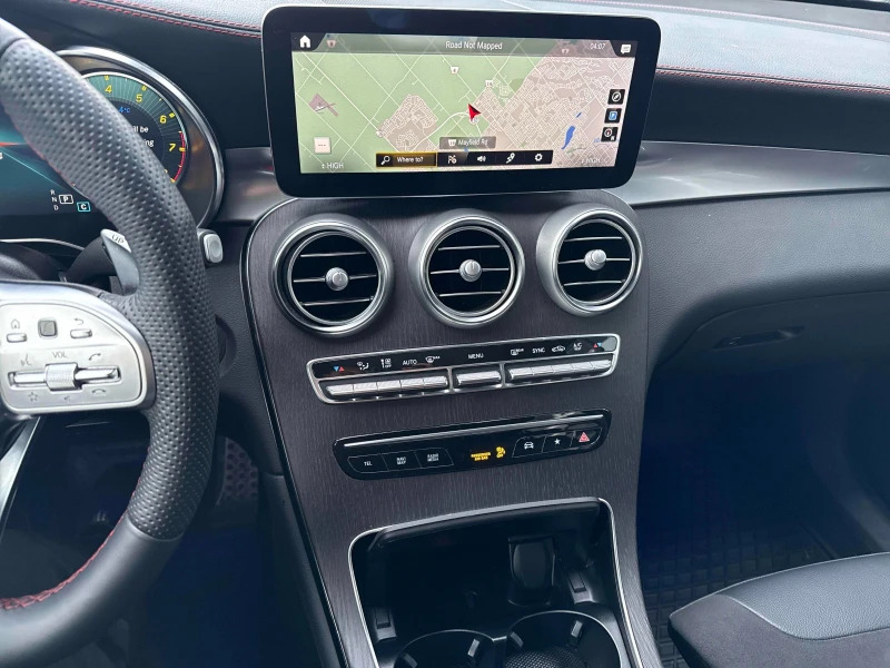 Mercedes-Benz GLC 43 AMG * 4MATIC* PANO* CARFAX* АВТОКРЕДИТ* , снимка 8 - Автомобили и джипове - 53189624