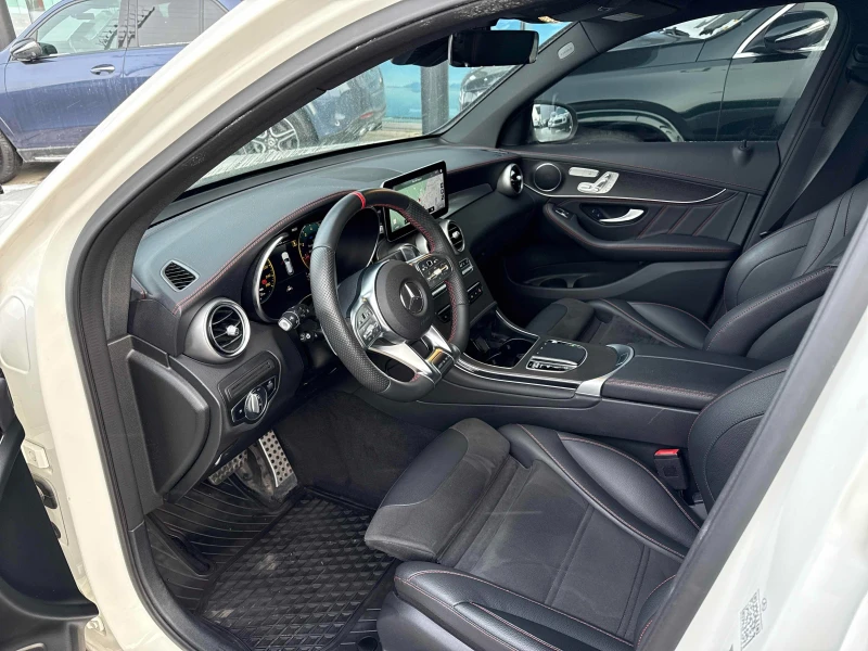 Mercedes-Benz GLC 43 AMG * 4MATIC* PANO* CARFAX* АВТОКРЕДИТ* , снимка 7 - Автомобили и джипове - 53189624