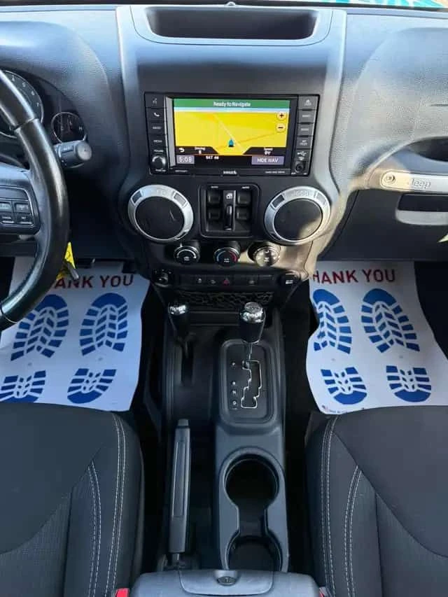 Jeep Wrangler Sahara | CARFAX | KEYLESS | ПОДГРЕВИ, снимка 12 - Автомобили и джипове - 53972417