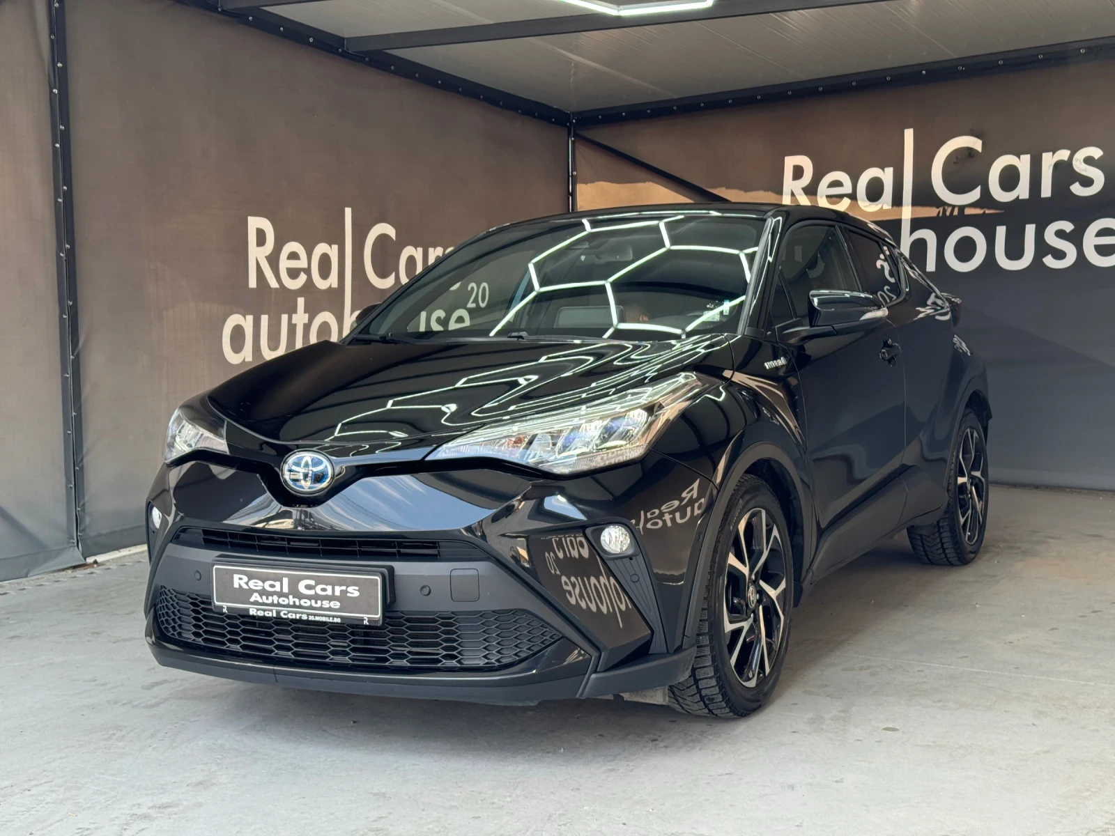 Toyota C-HR 2.0 HYBRID* TEAM DEUTSCHLAND* CAMERA* CARPLAY - изображение 3