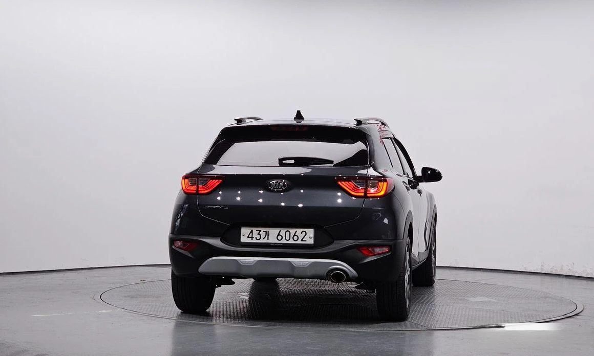 Kia Stonic Diesel 1.6 Prestige * НАЙ-ДОБРА ЦЕНА В БЪЛГАРИЯ*  - изображение 4