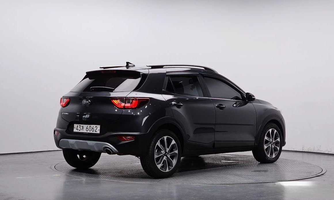 Kia Stonic Diesel 1.6 Prestige * НАЙ-ДОБРА ЦЕНА В БЪЛГАРИЯ*  - изображение 2